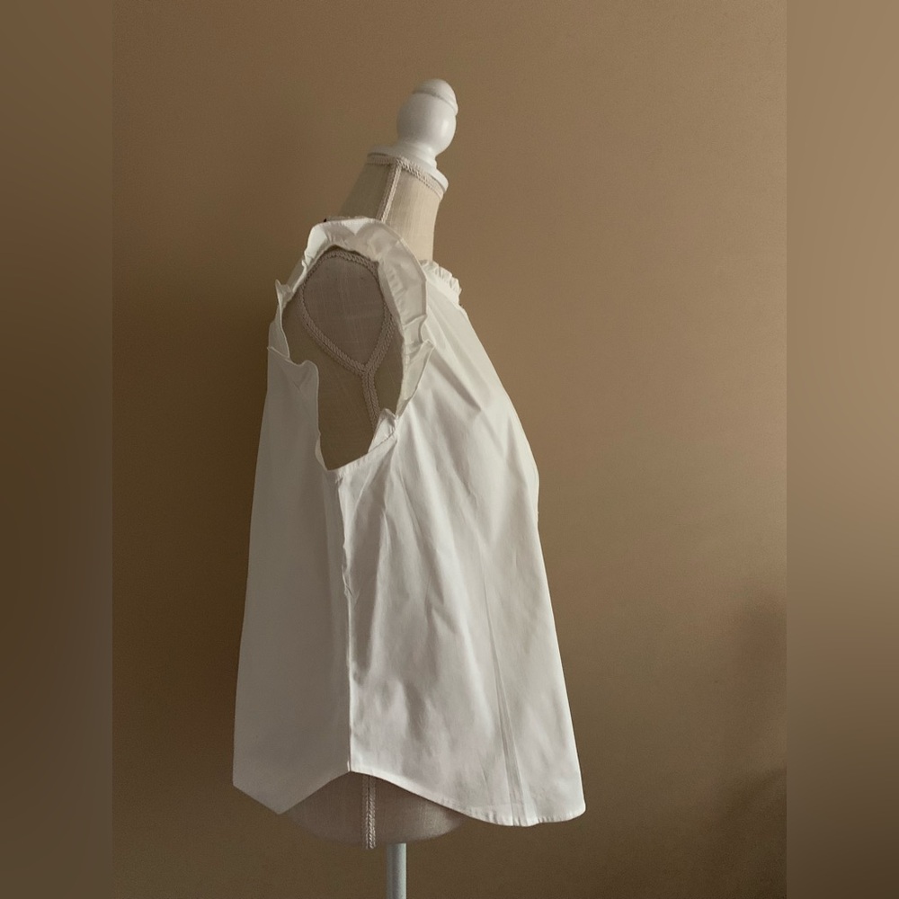 Mandarin Collar Sleeveless Ruffled Blouse - Picture 2 of 7